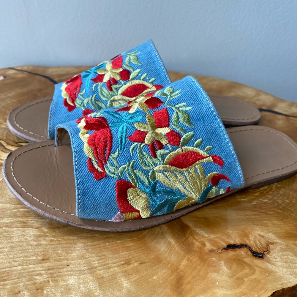 Floral Embroidered Denim Slippers - Picture 2 of 11